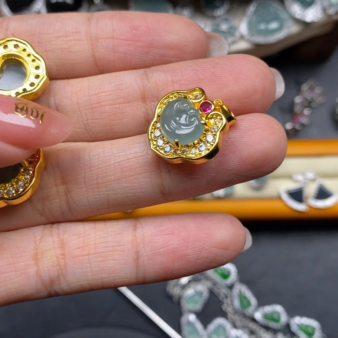 翡翠颈饰未镶嵌翡翠