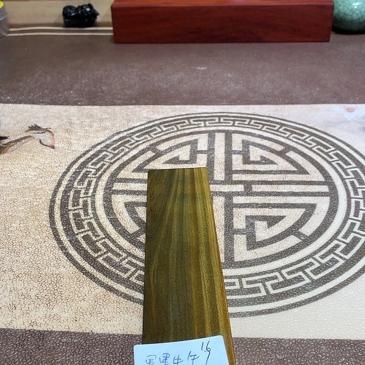 黑***牛维腊木（绿檀）底座