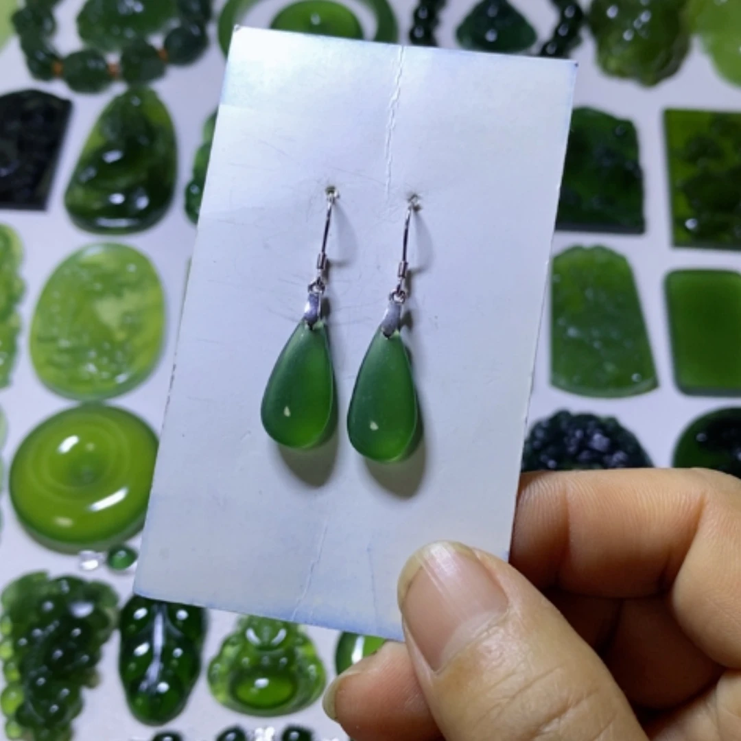【闪购商品】未镶嵌蛇纹石玉耳环