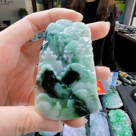 翡翠未镶嵌颈饰翡翠