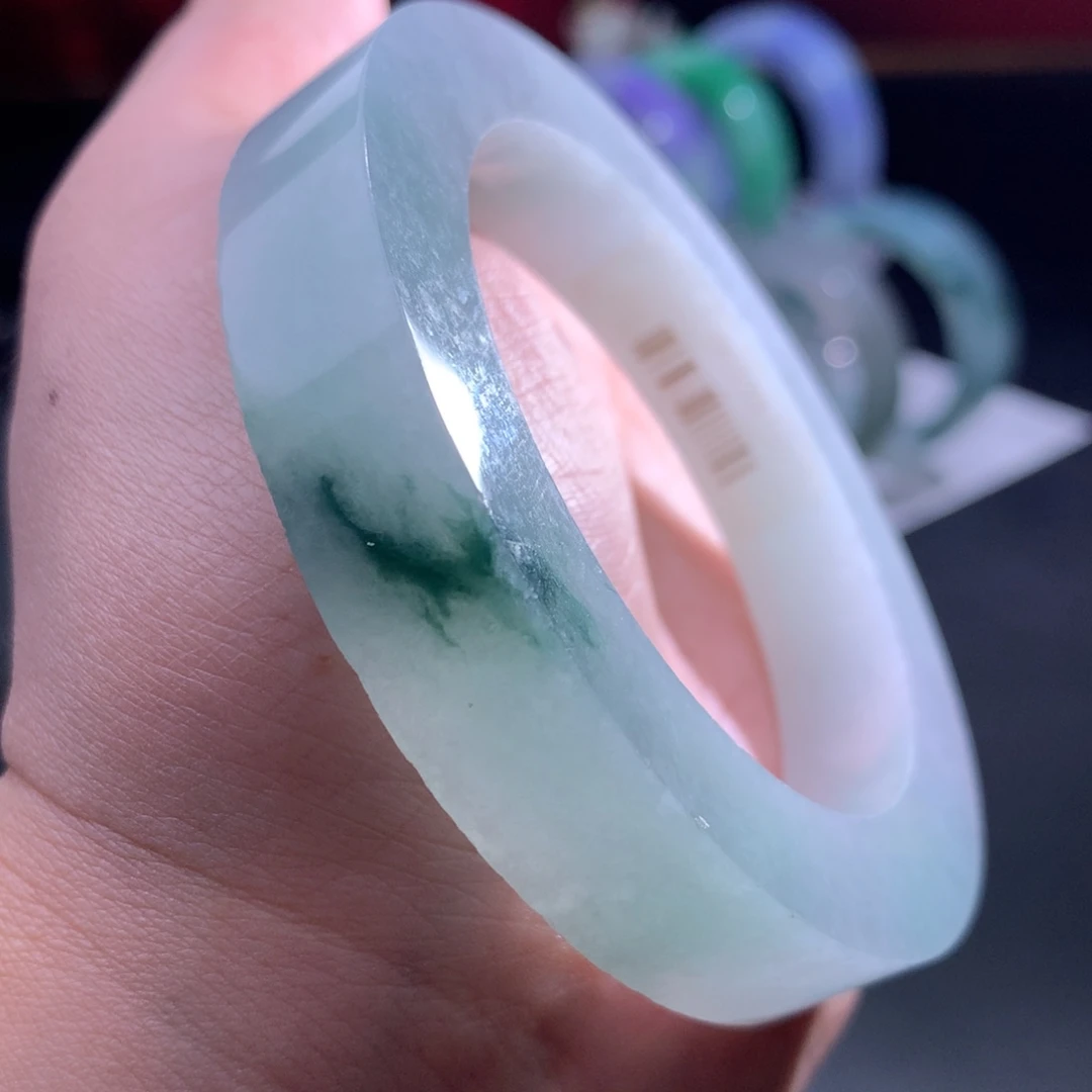 定制翡翠未镶嵌翡翠手镯