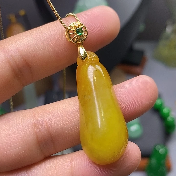 吊坠(赠链)未镶嵌翡翠