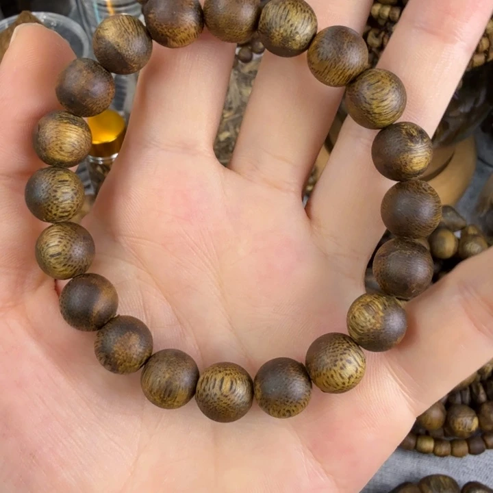 沉香碎屑沉香莺歌绿奇楠1.0圆珠9克➕