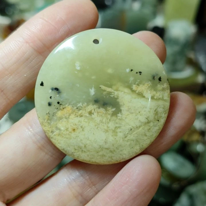 岫玉未镶嵌挂坠款式