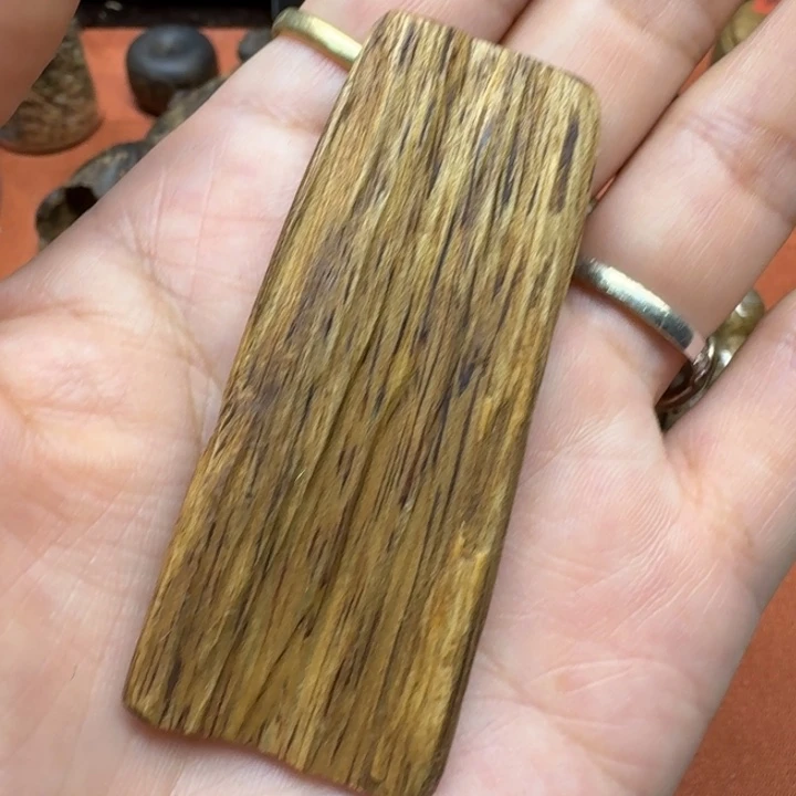 大叶紫檀（黑酸枝木类）