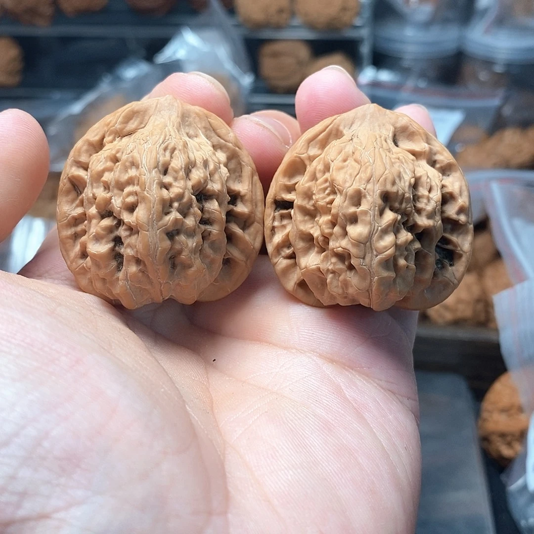 1文玩核桃盘山望月38-374