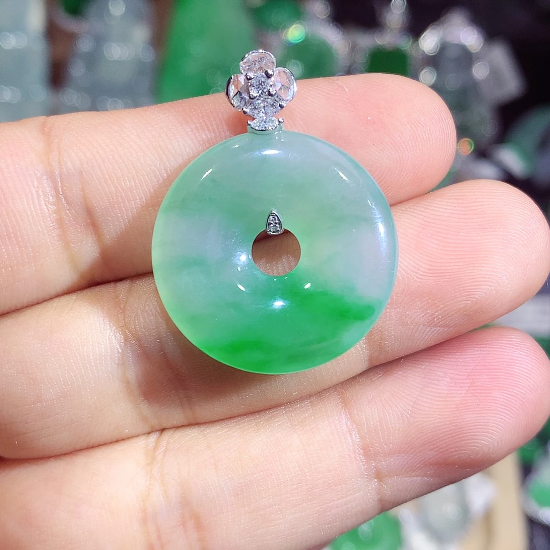 翡翠18K金镶嵌颈饰