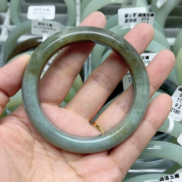 未镶嵌手镯和田玉（糖玉）