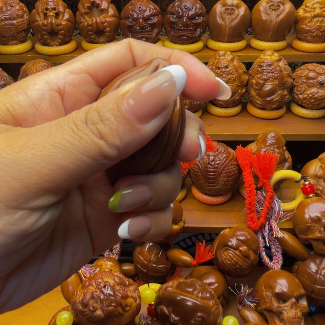 好***哥吊坠橄榄核四面生命