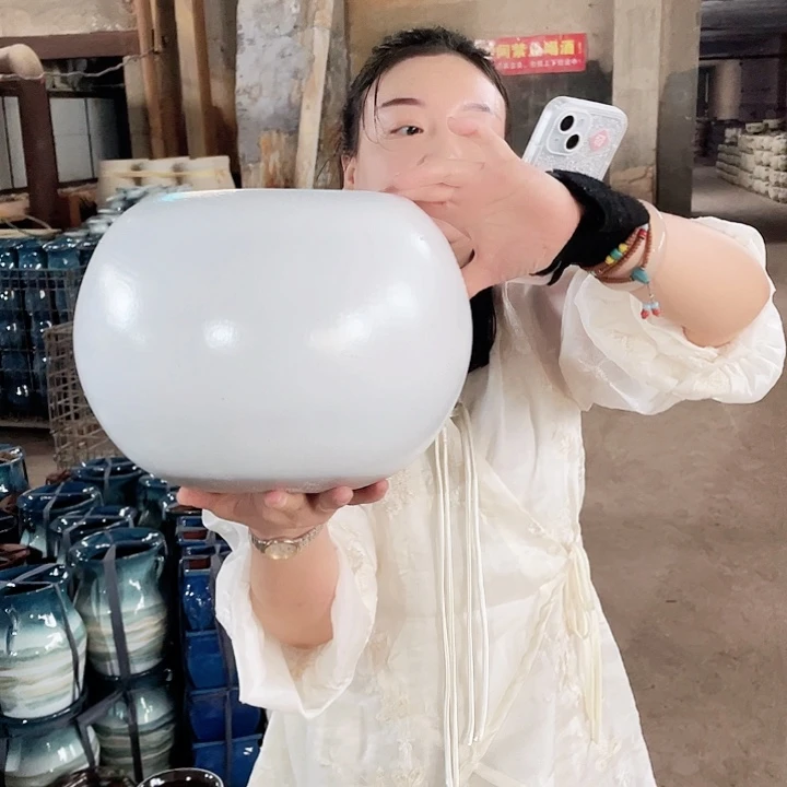 24/18红陶瑕疵一个