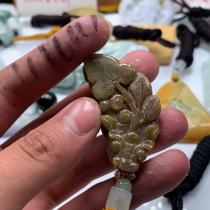 颈饰未镶嵌翡翠保真天然a货翡翠