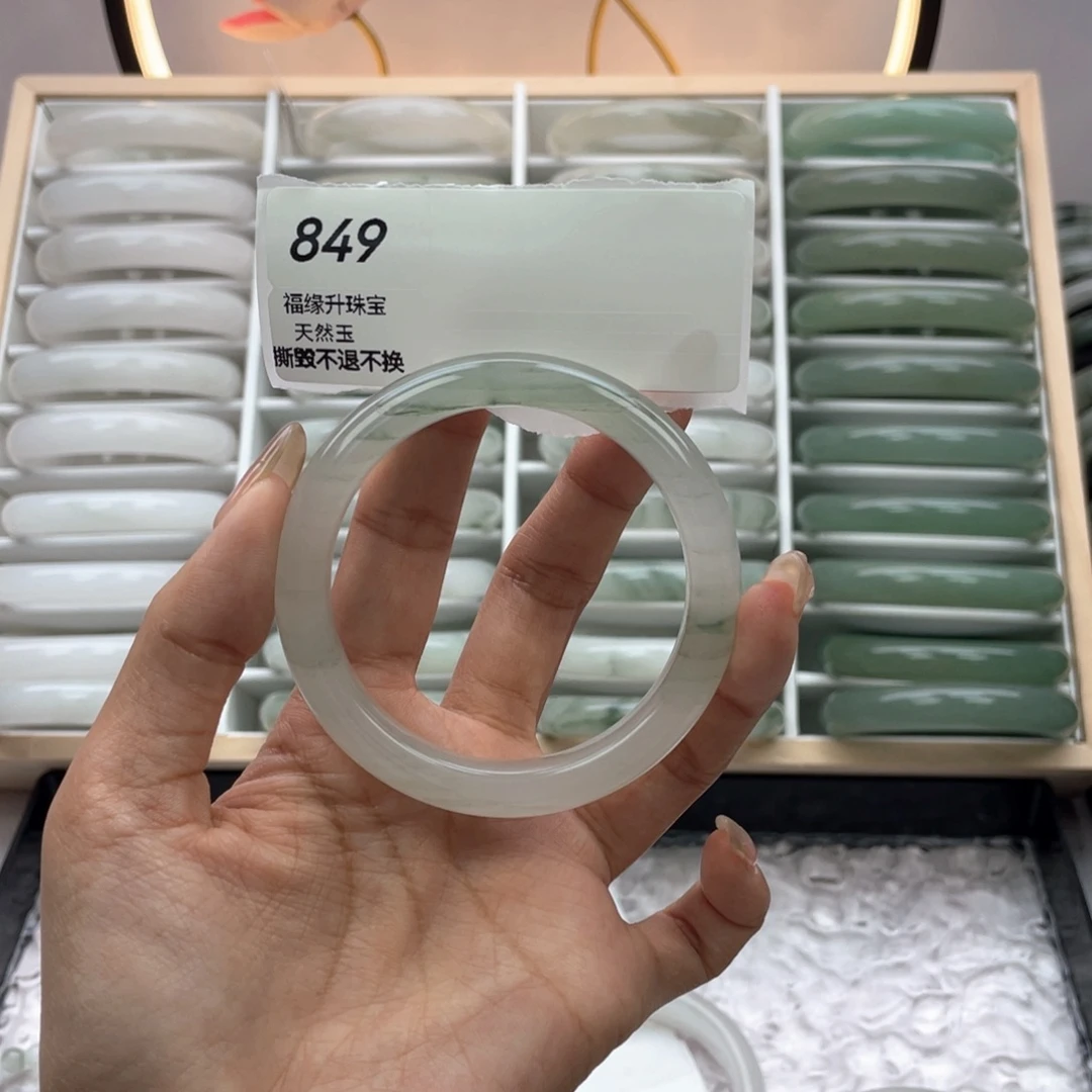 石英质玉未镶嵌手镯849