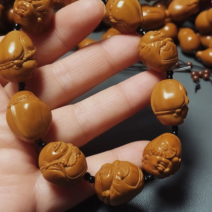 鲨鱼背，弥勒，橄榄核雕