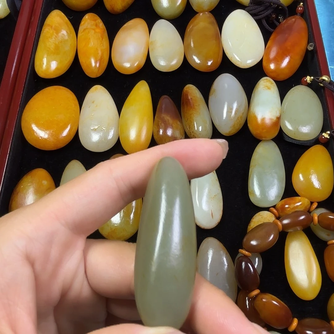 和田玉未镶嵌颈饰遇**華