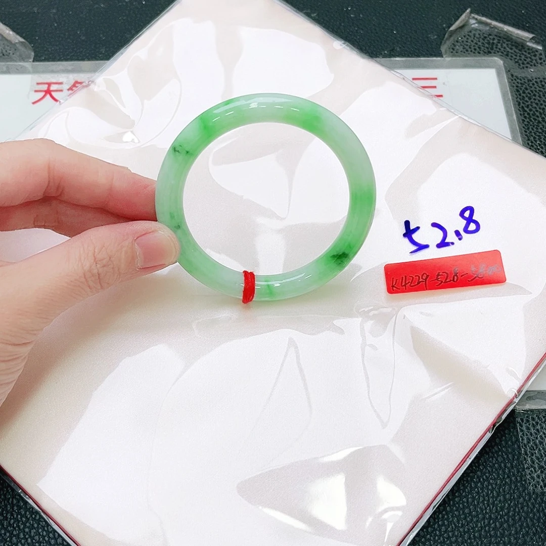 翡翠未镶嵌手镯缅甸翡翠手镯