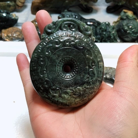 岫岩河磨玉（透闪石质玉）把件未镶嵌