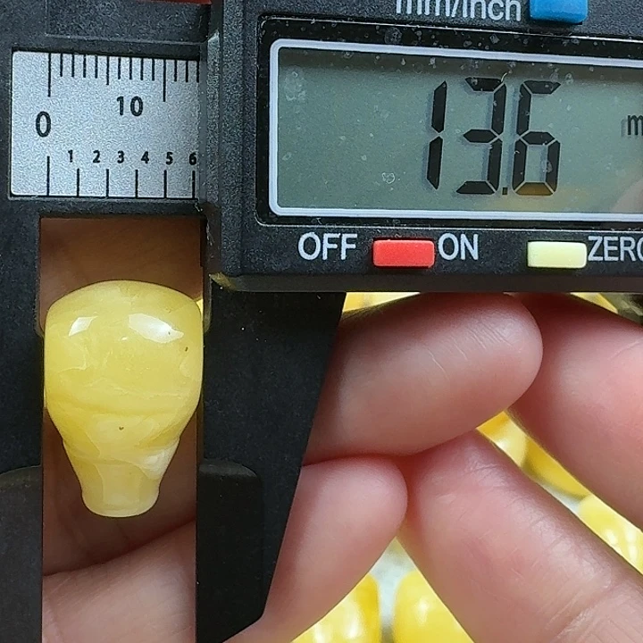 蜜蜡未镶嵌裸石15杂