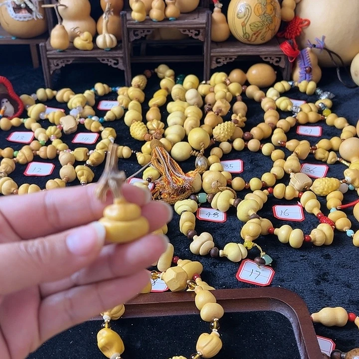 Y***g钱袋子一个小袋子一个