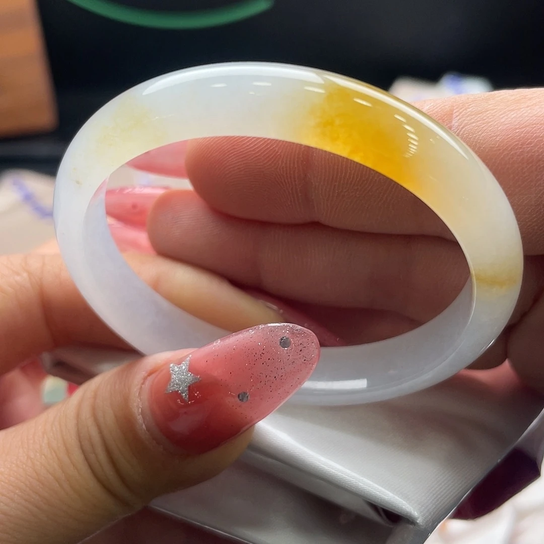 翡翠未镶嵌手镯52.6贵妃