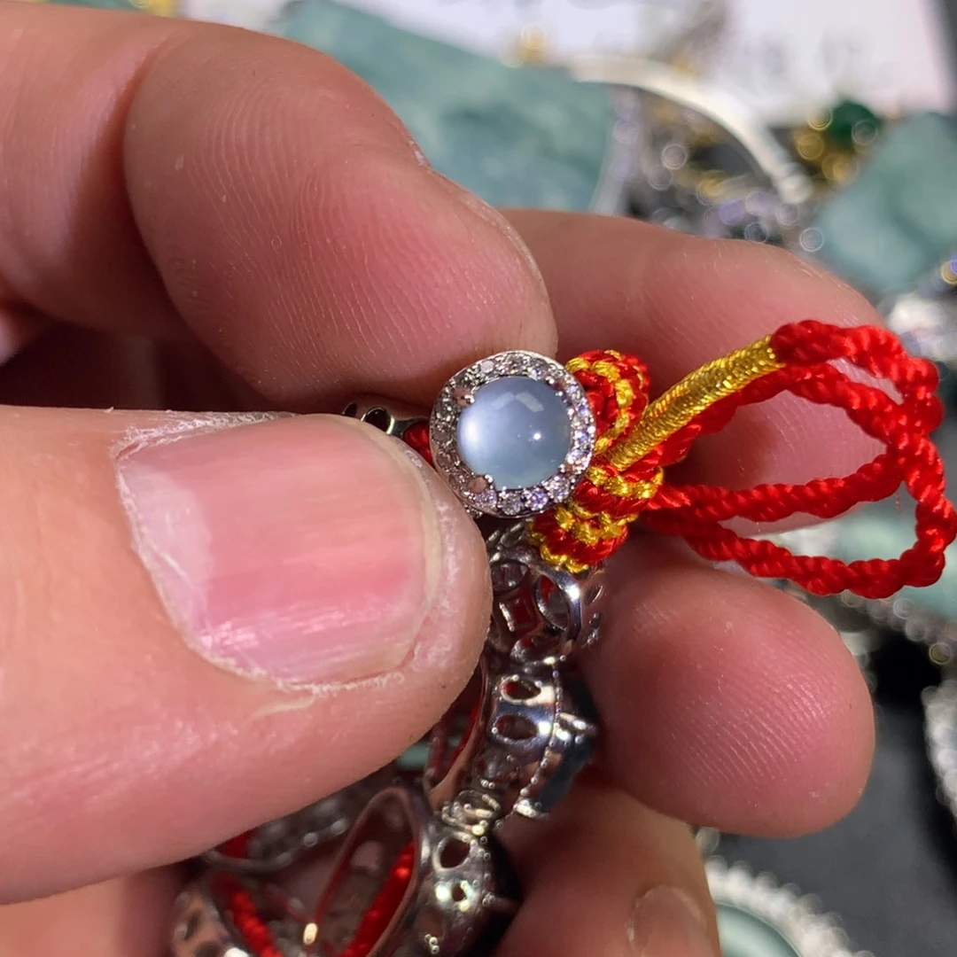 翡翠颈饰未镶嵌路路