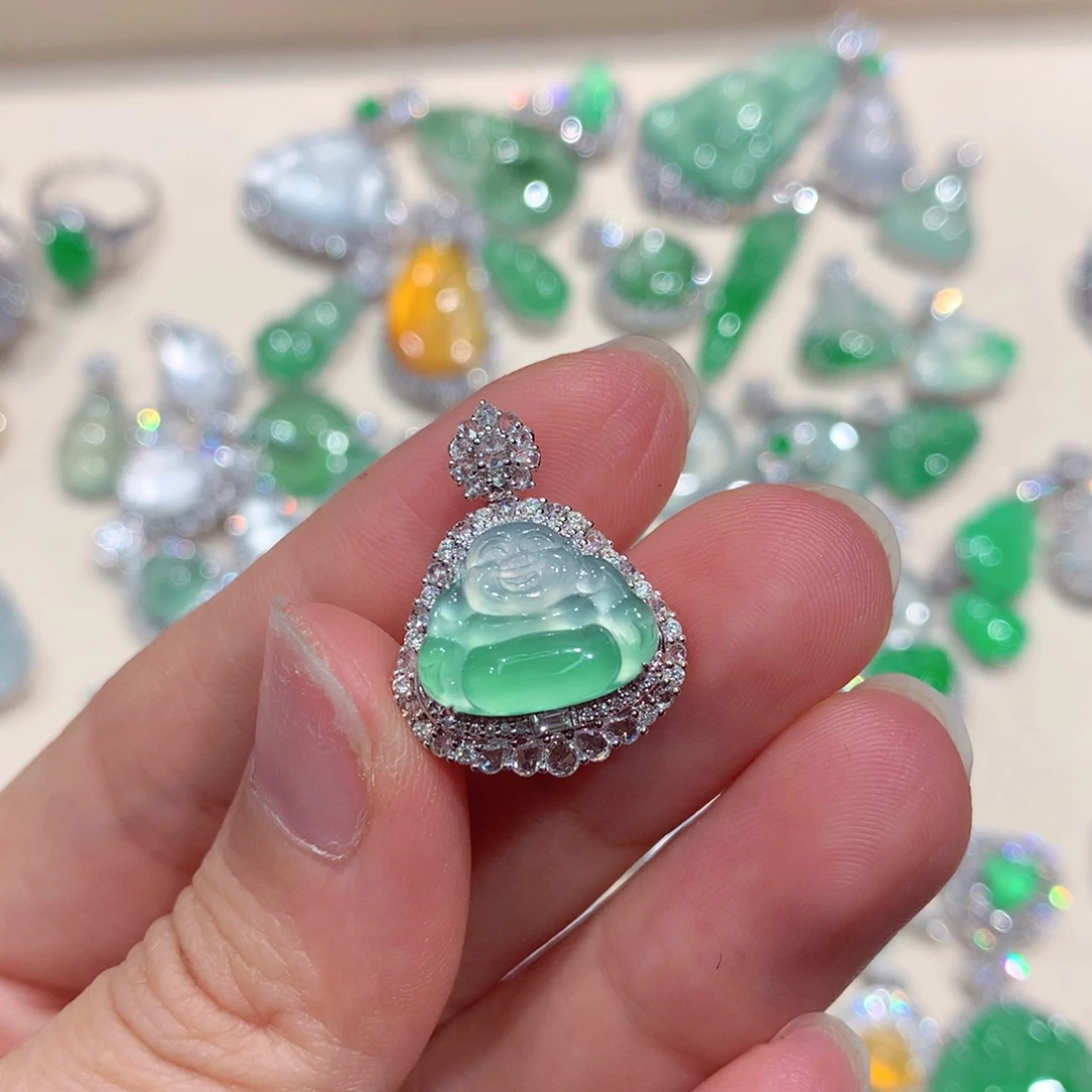 颈饰未镶嵌翡翠佛公