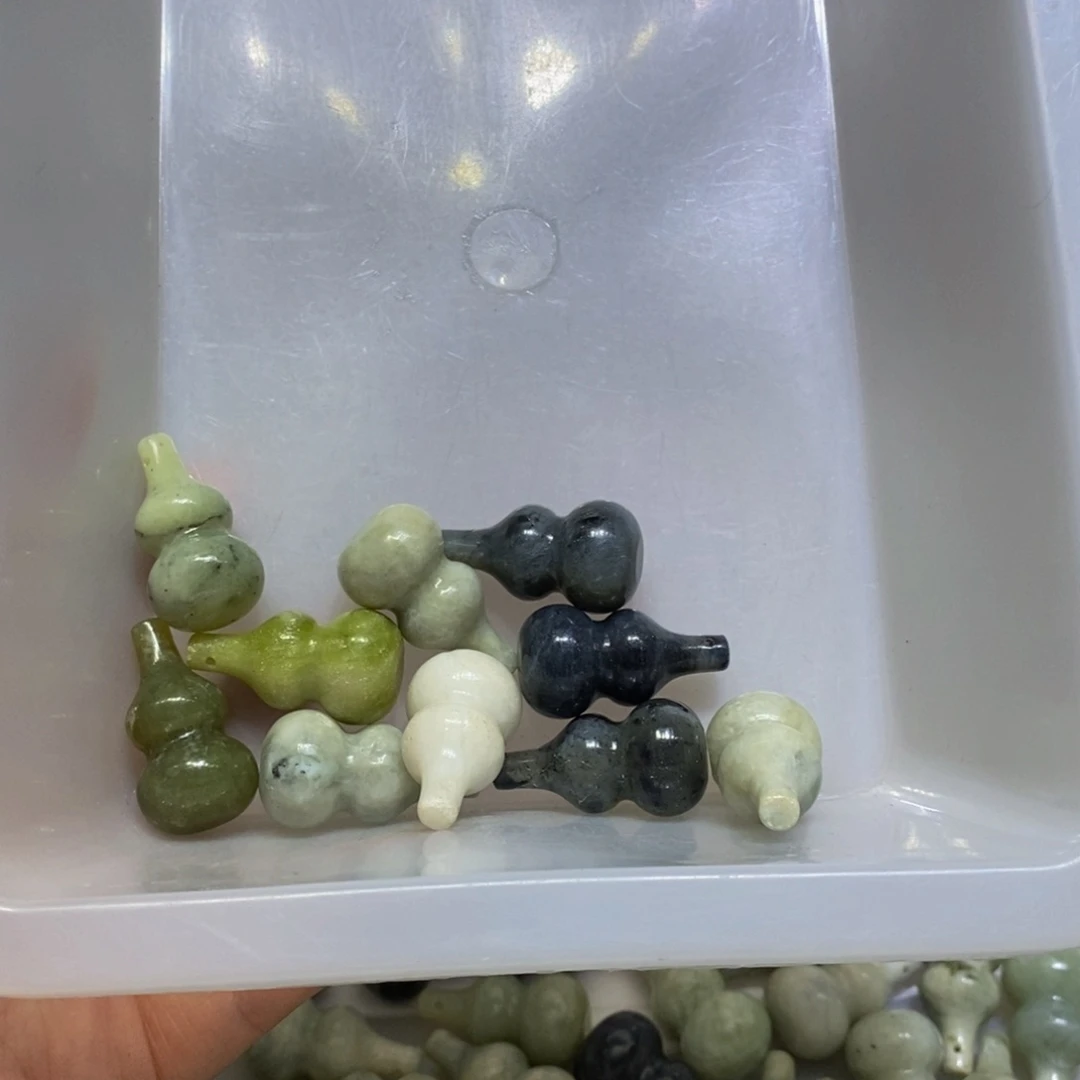 蛇纹石玉未镶嵌颈饰98