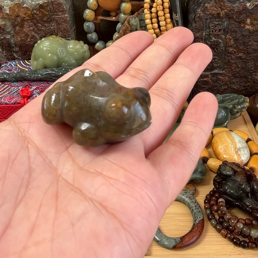 岫岩河磨玉（透闪石质玉）未镶嵌把件