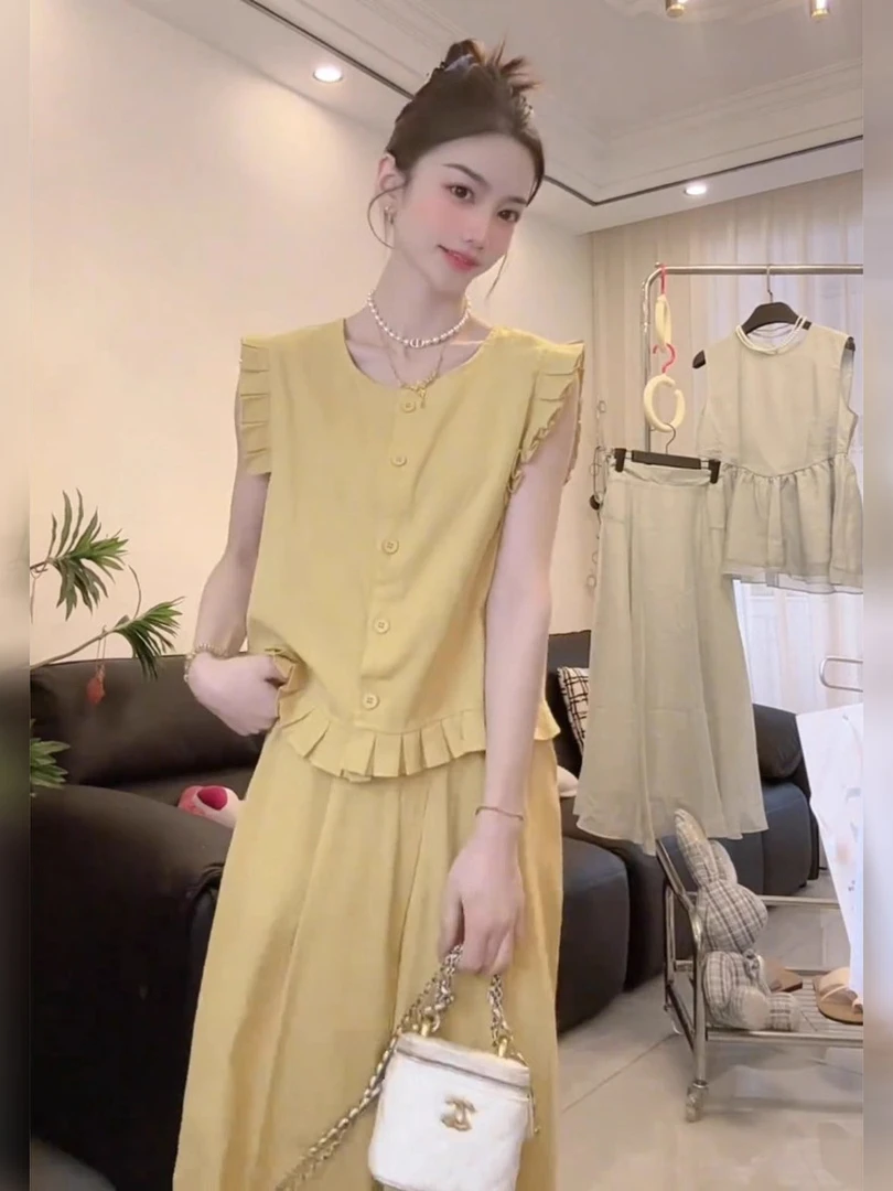 2025流行穿搭一整套减龄好看黄色无袖上衣休闲韩里韩气两件套女装