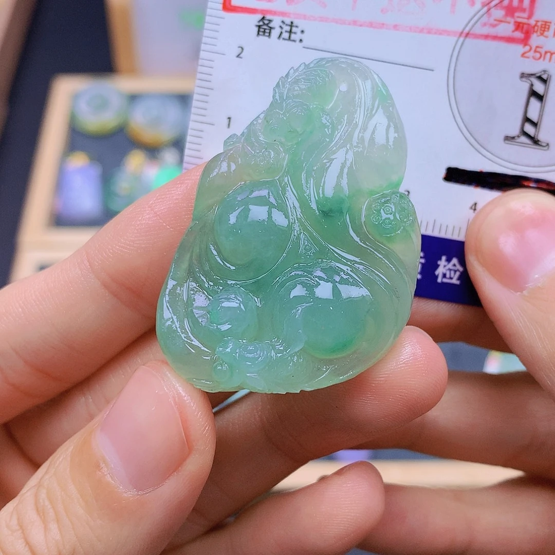 翡翠未镶嵌颈饰翡翠