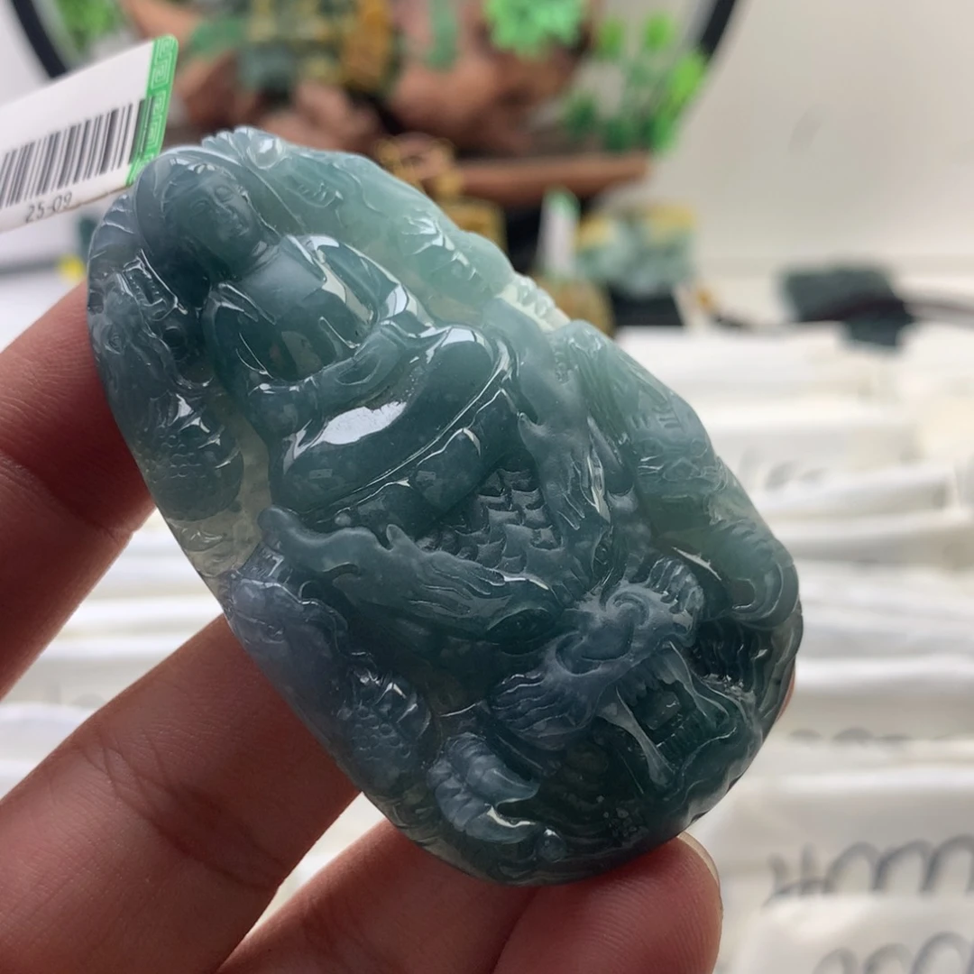颈饰未镶嵌翡翠观音