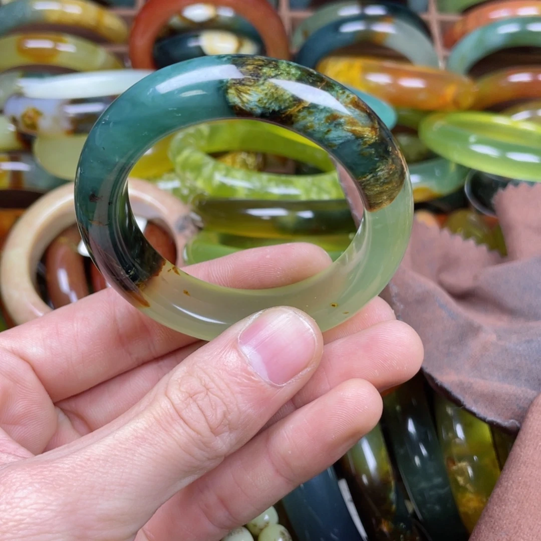 l***i蛇纹石玉未镶嵌手镯