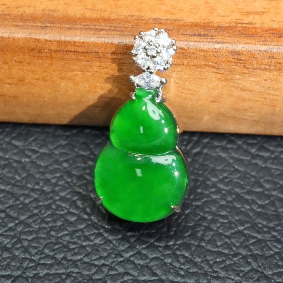 天然A货翡翠葫芦吊坠百搭优雅多样性发