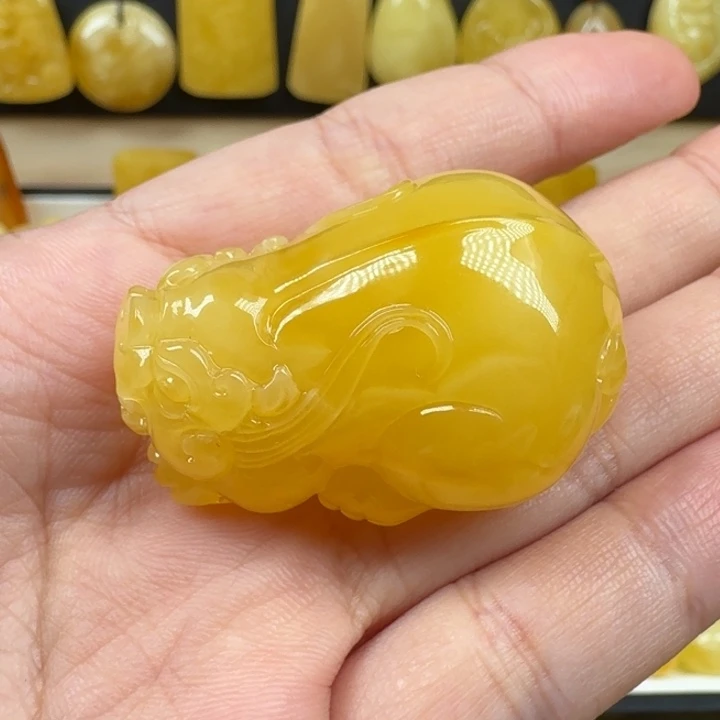 蜜蜡未镶嵌珠宝奇石