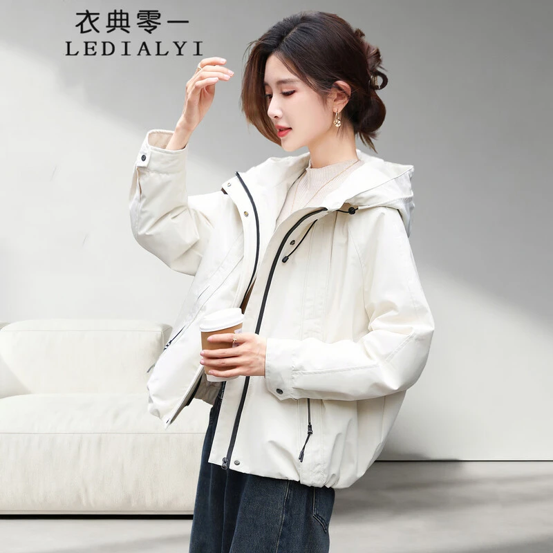 女士短款羽绒服冬季2025年新款小个子休闲工装连帽白鸭绒保暖外套