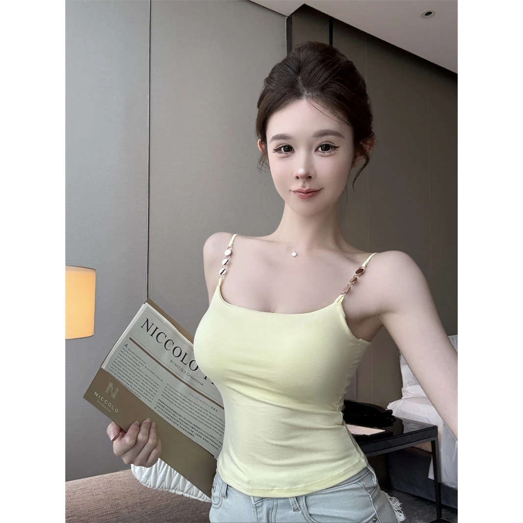 甜美多巴胺金属链条一体杯吊带背心女韩版气质百搭设计感修身上衣