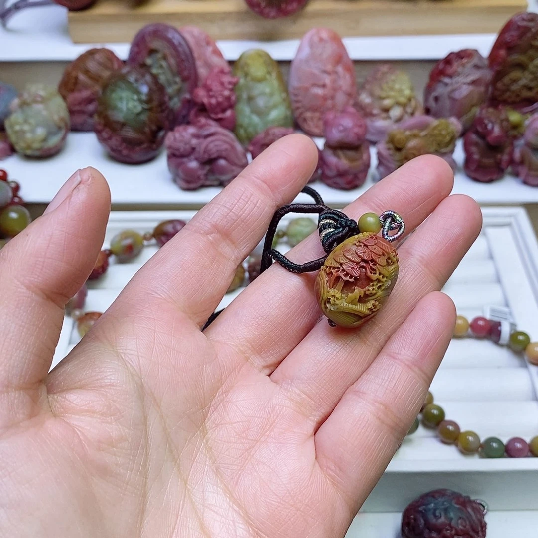 玛瑙/玉髓盐源玛瑙吊坠未镶嵌