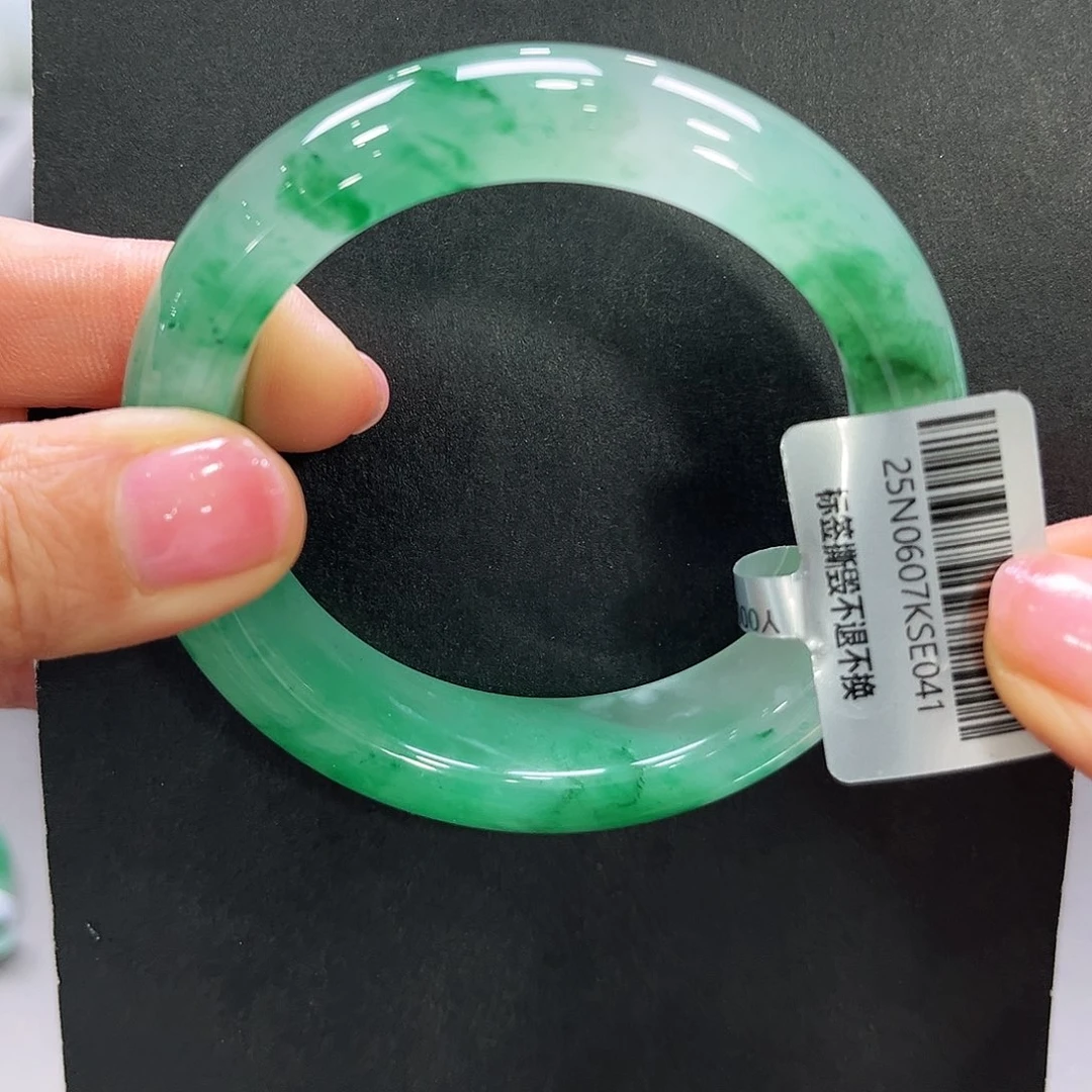 岛***`石英质玉（非洲翠）手镯未镶嵌➕小玥55.4