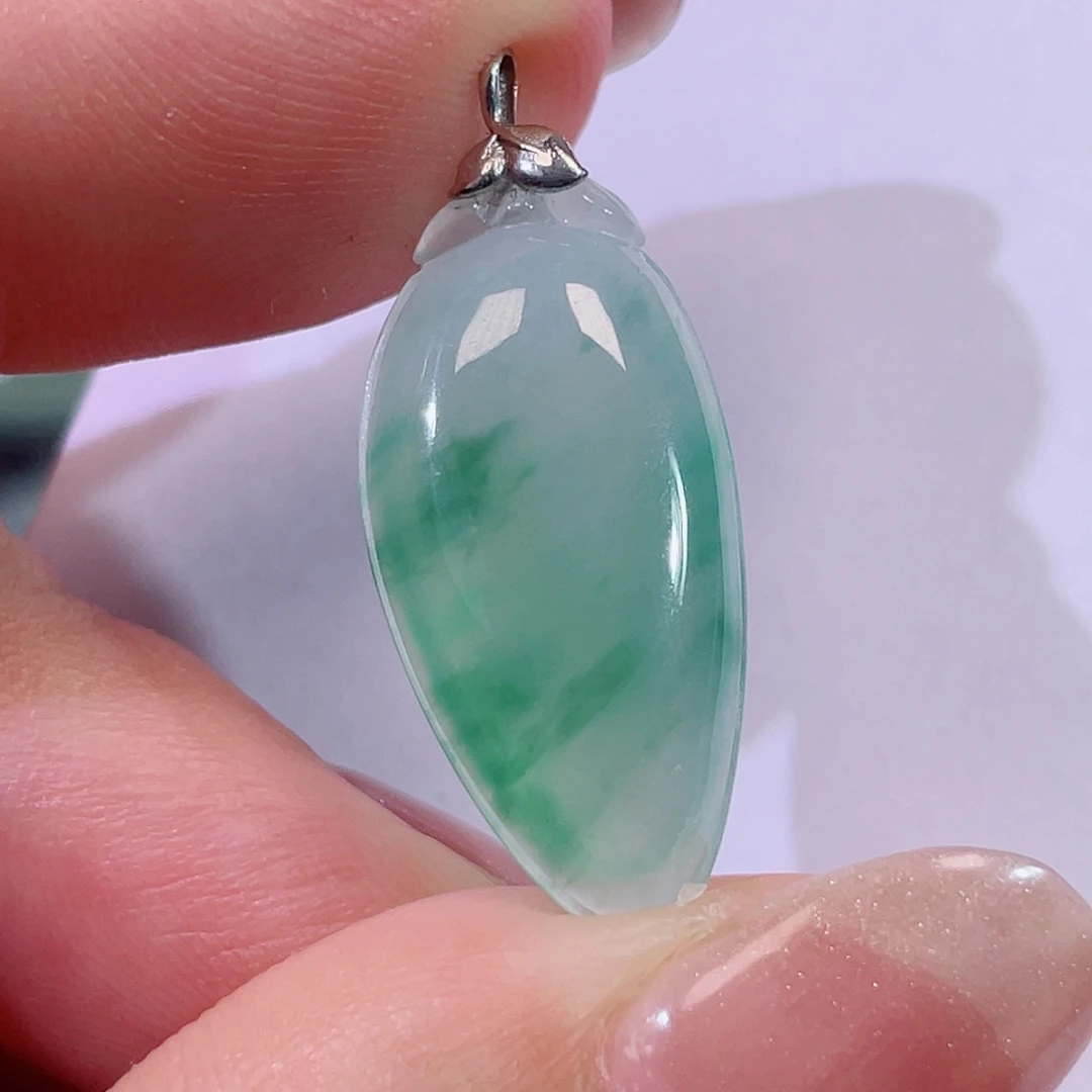 翡翠18K金镶嵌颈饰福瓜