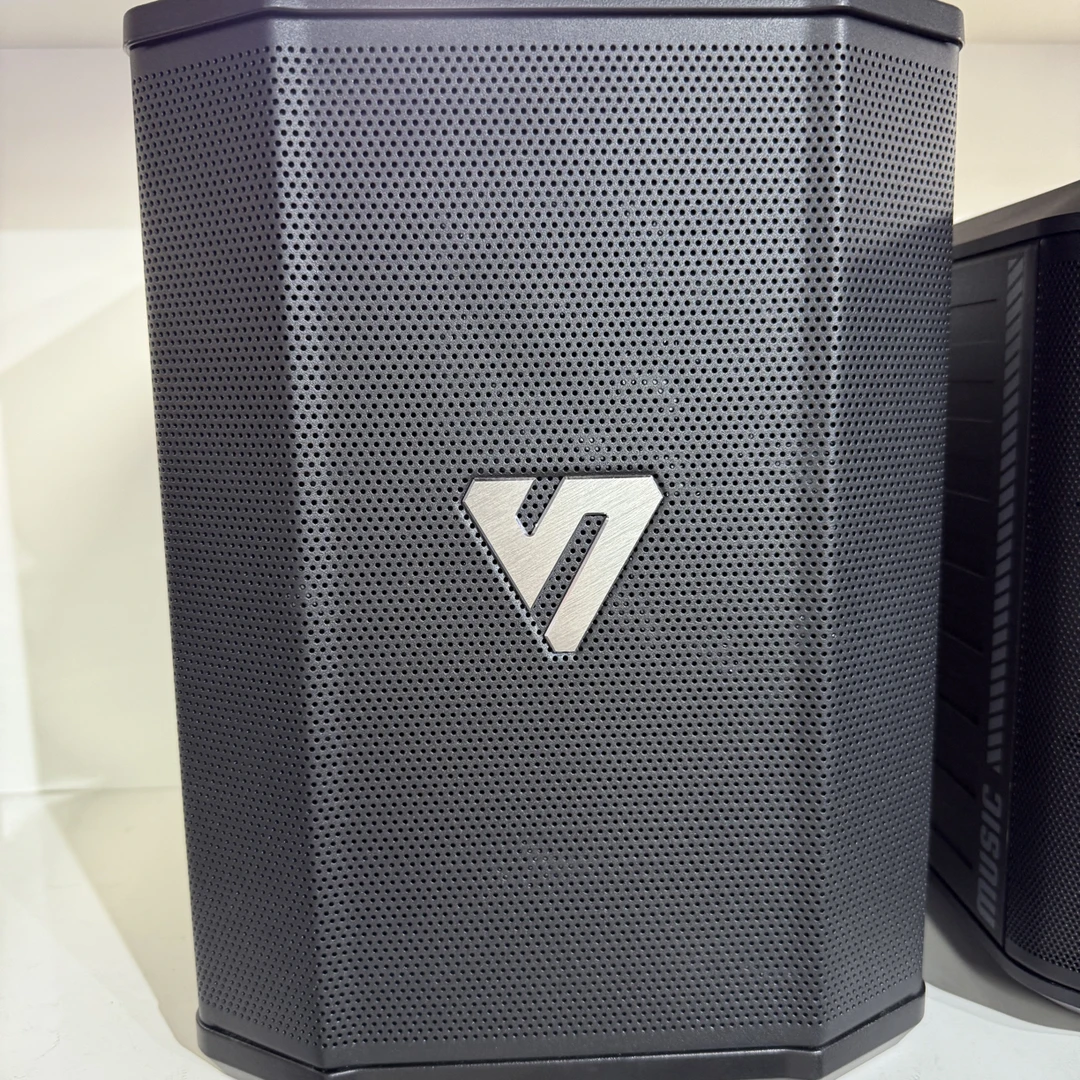 99新 声优 店面展示机s30k歌乐器音响+2支无线话筒+支架200w功率