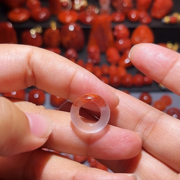 南红玛瑙未镶嵌配饰跑环内径9.3mm