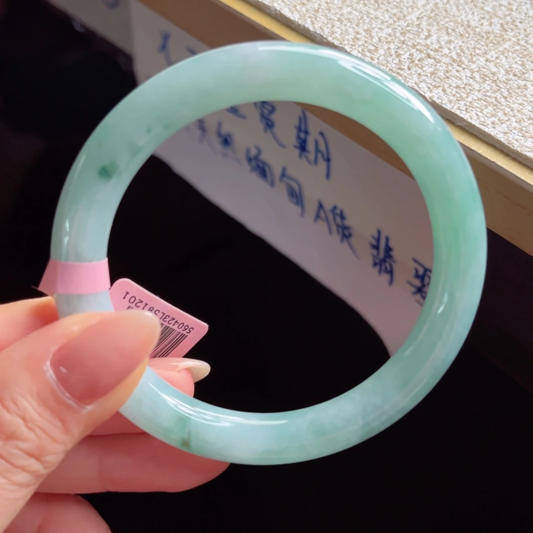 未镶嵌手镯翡翠手镯
