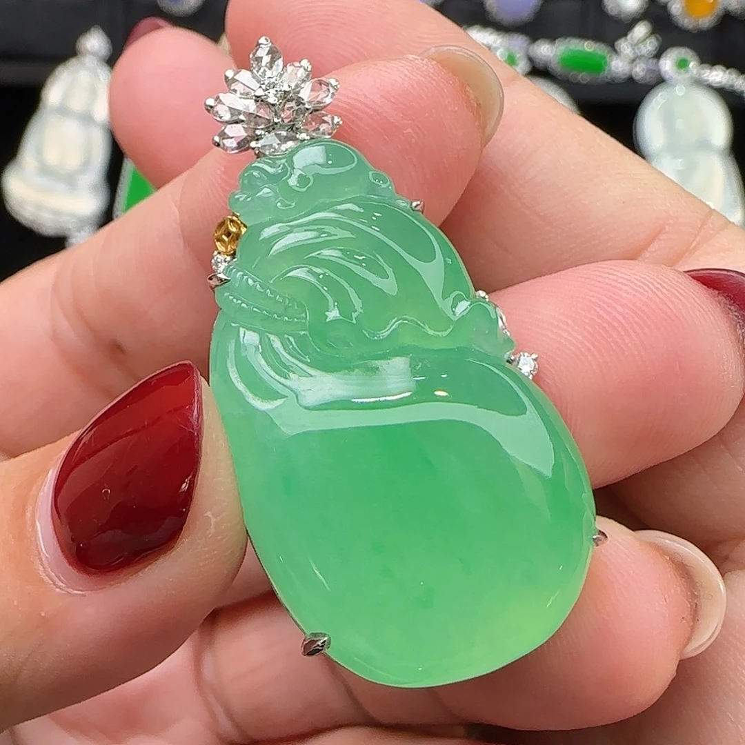 翡翠18K金镶嵌颈饰天然翡翠