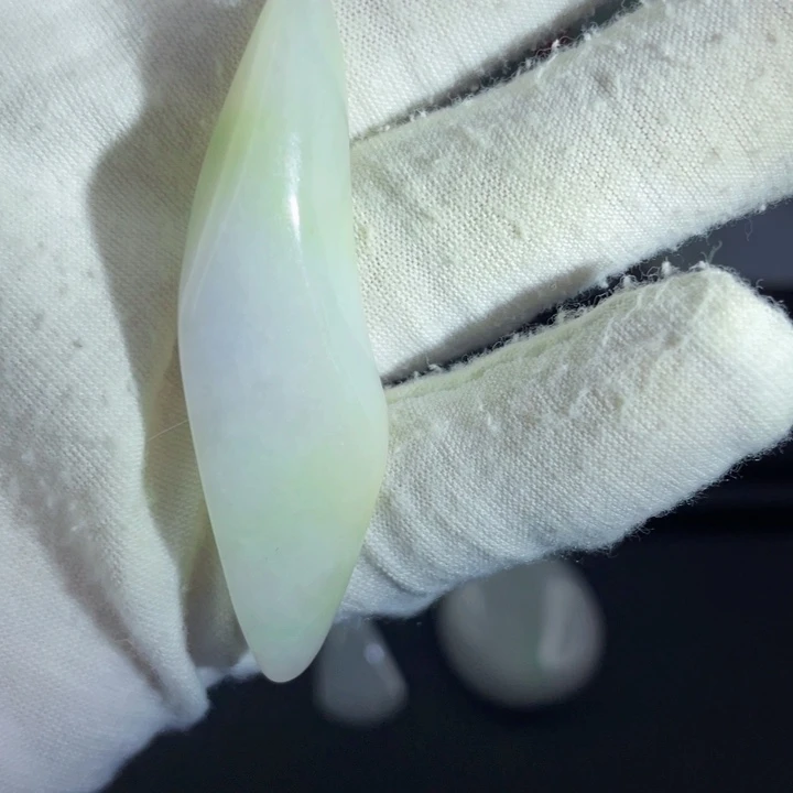 翡翠未镶嵌挂件片料