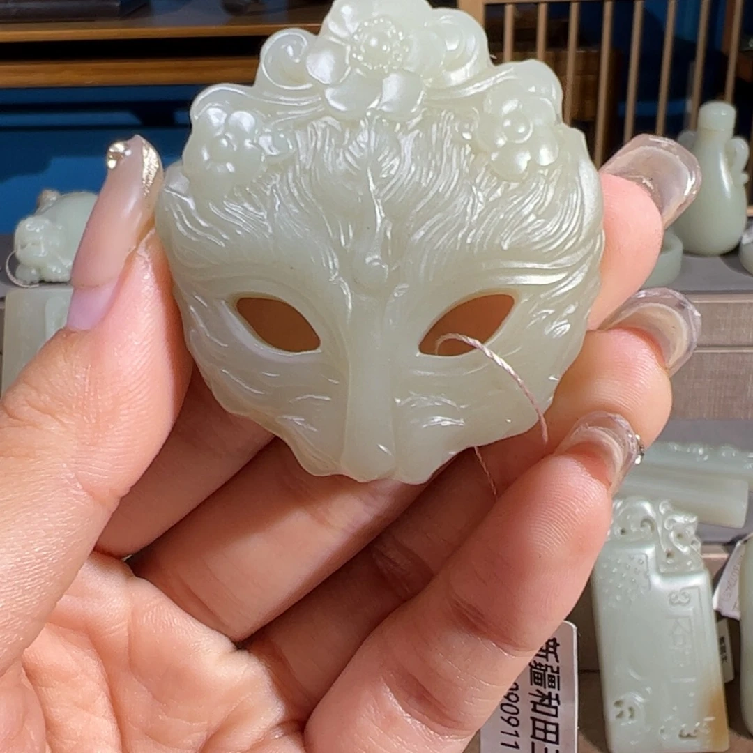 和田玉（糖玉）未镶嵌颈饰