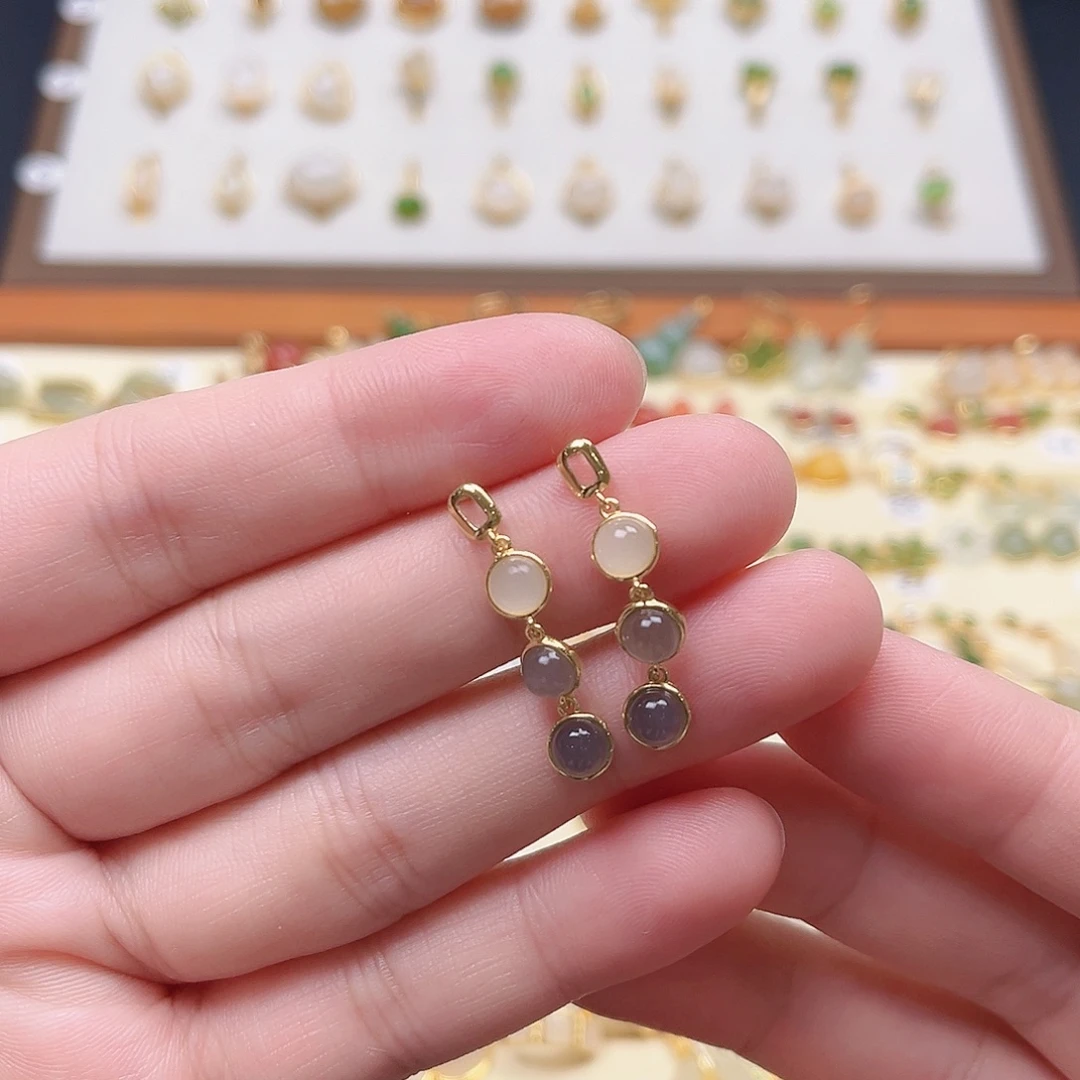 楠***咺和田玉银S925镶嵌耳饰