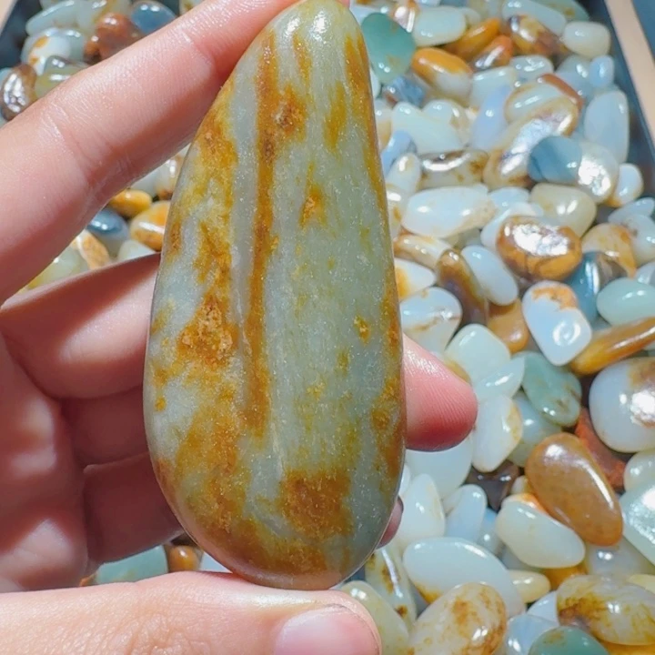 和田玉（糖玉）未镶嵌颈饰76k