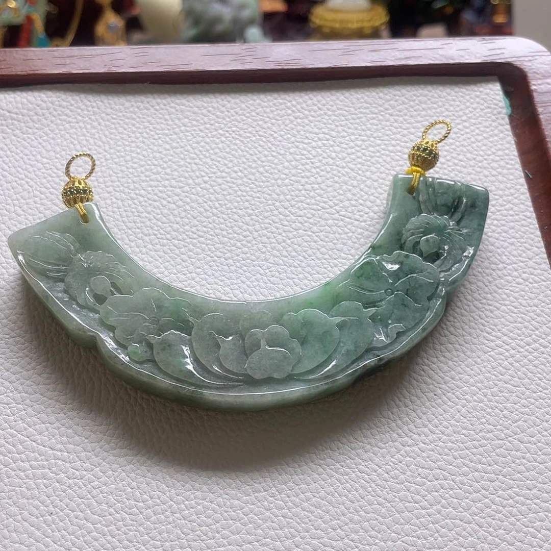 翡翠未镶嵌颈饰绿色大弯弯