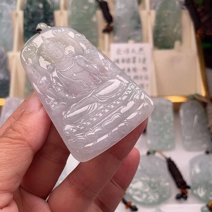 翡翠未镶嵌颈饰玉