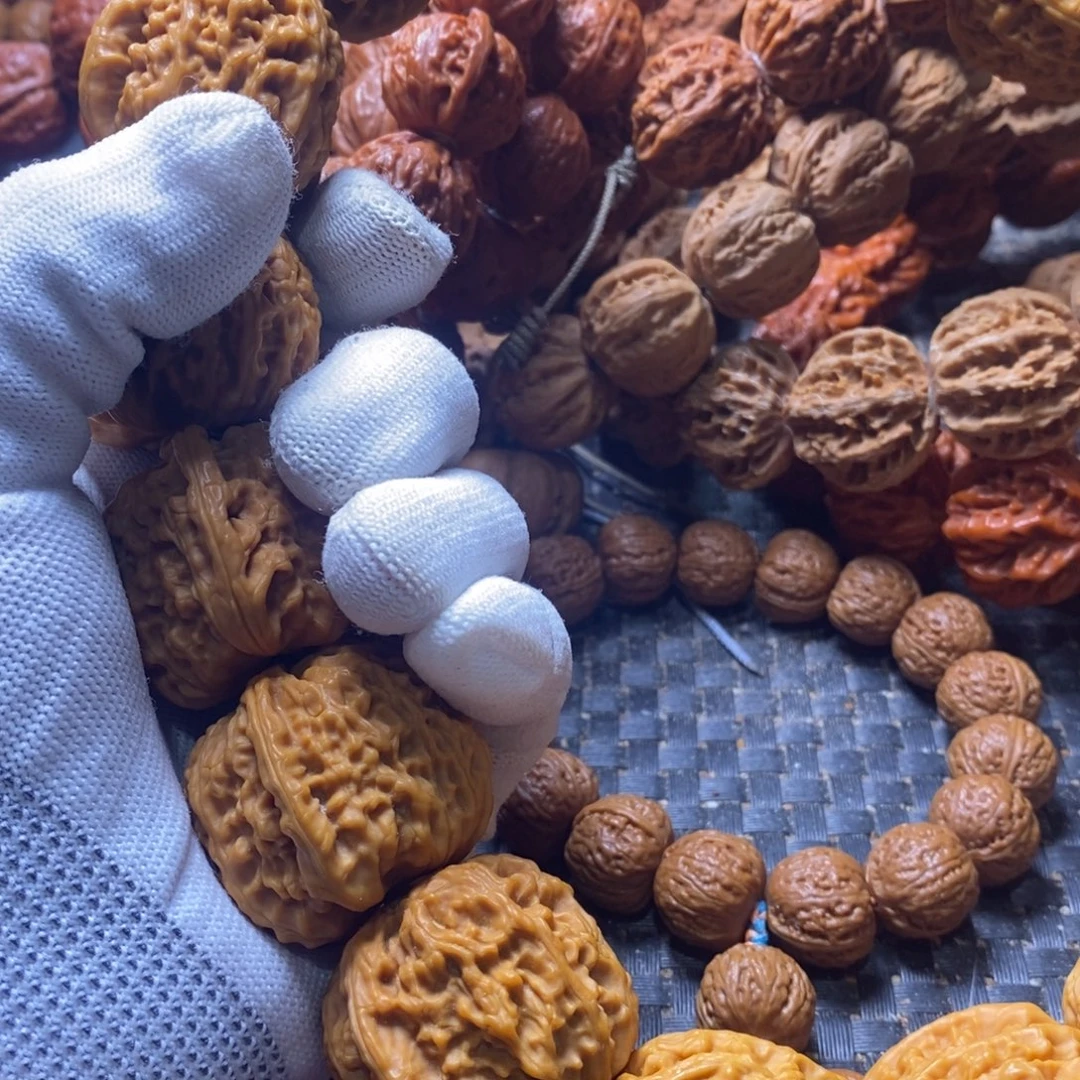 N****吊坠文玩核桃白狮子