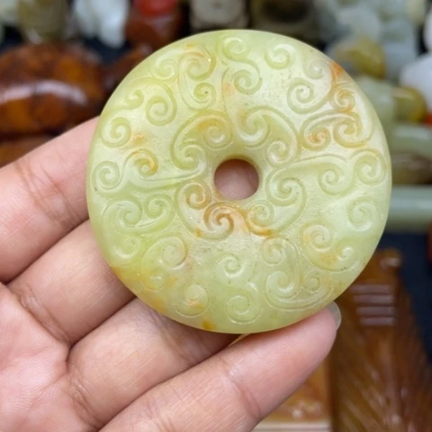 未镶嵌蛇纹石玉颈饰24